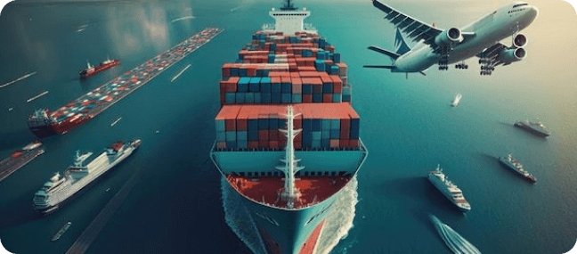 Containerschiff und Flugzeug auf dem Weg aus China